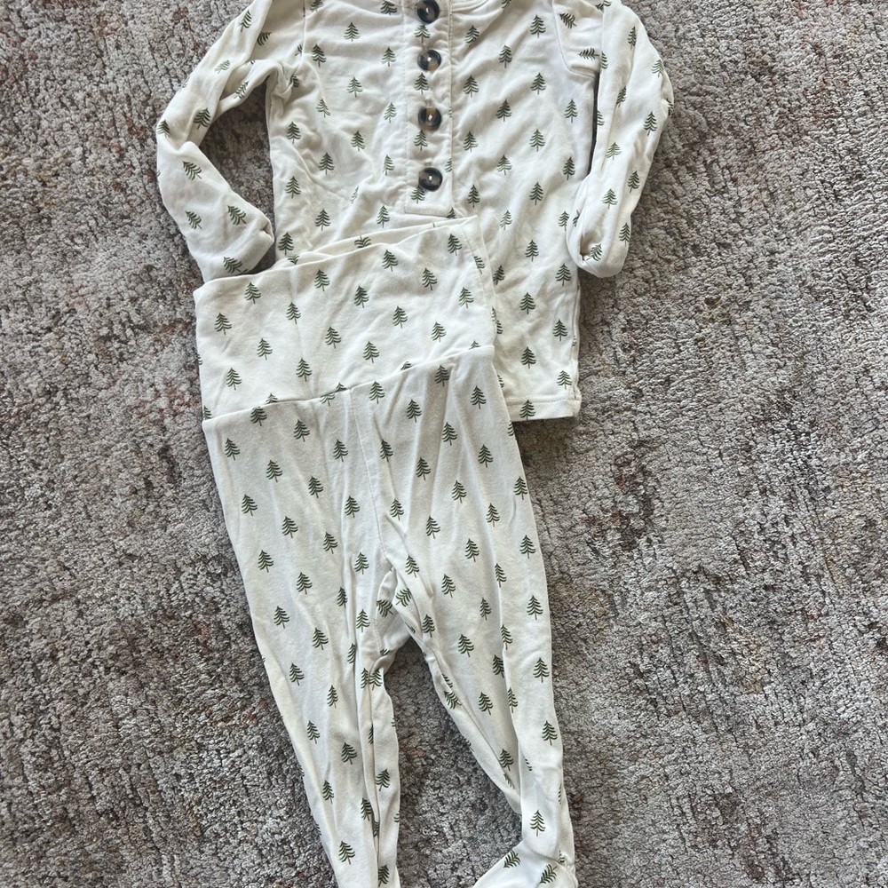 LouLou&co Kevin set outfit 0-3 Christmas tree print evergreen